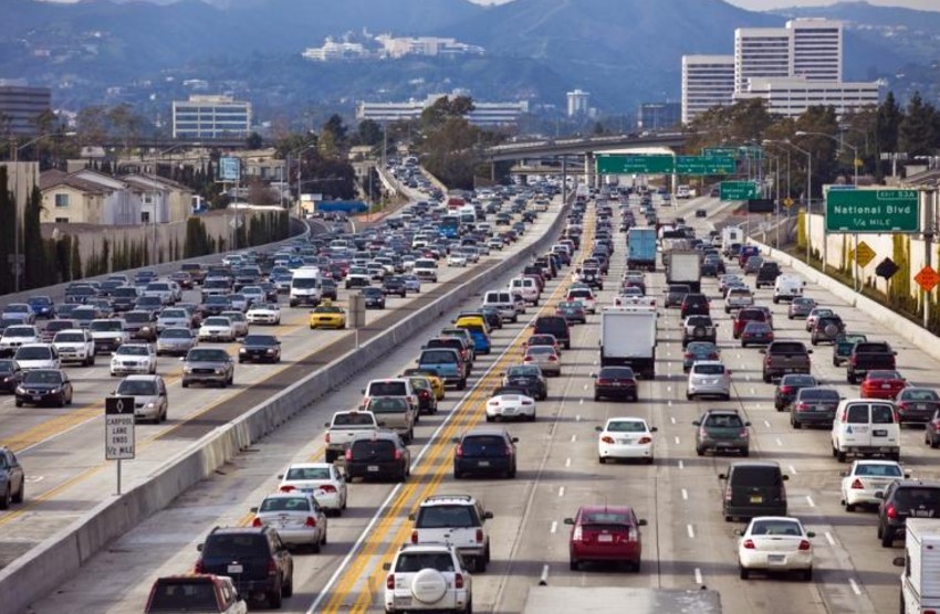 Em Los Angeles, EUA, existem mais carros do que pessoas