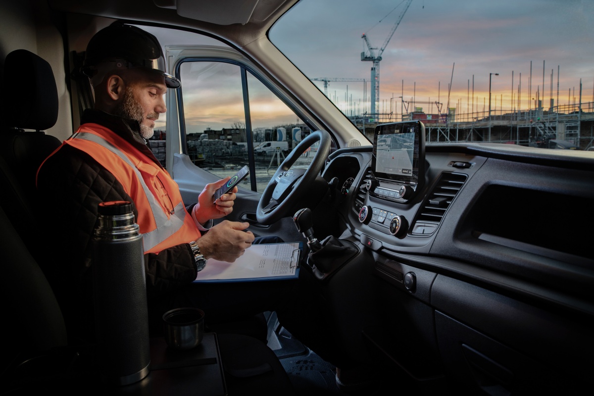 O smartphone é a ferramenta de interação com o Ford PassConnect