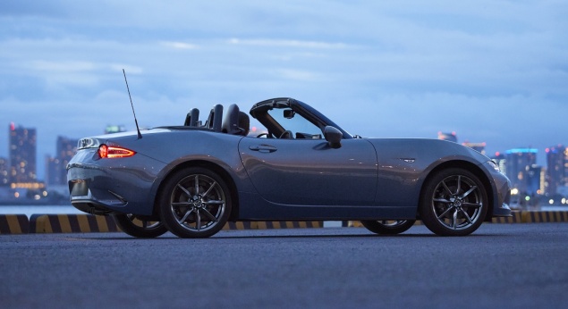 Renovado Mazda MX-5 já está disponível em Portugal