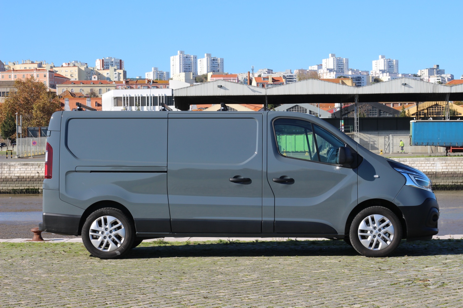 Renault Trafic Furgão L2H11,2 T 2.0 Energy dCi 145