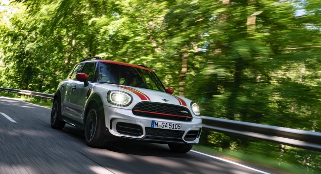 Mini. JCW Countryman também já foi revisto e atualizado