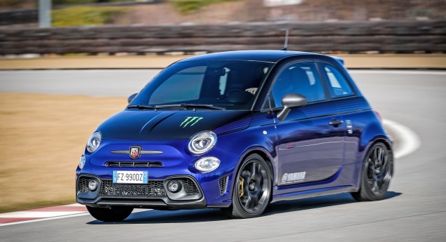 Abarth 595. Novas séries limitadas Scorpioneoro e Monster Energy Yamaha