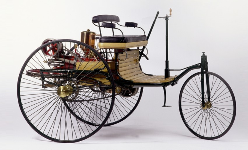 Em 1886 o inventor alemão Carl Benz registou o Benz Patent-Motorwagen, dando início à era do automóvel moderno
