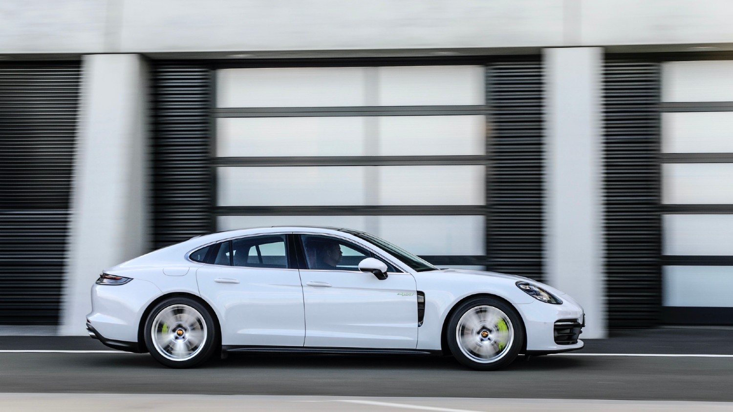 O Porsche Panamera 4S E-Hybrid