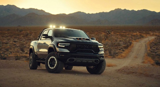 Atenção, fãs das pick-ups. Nova Ram 1500 TRX vai ser comercializada na Europa