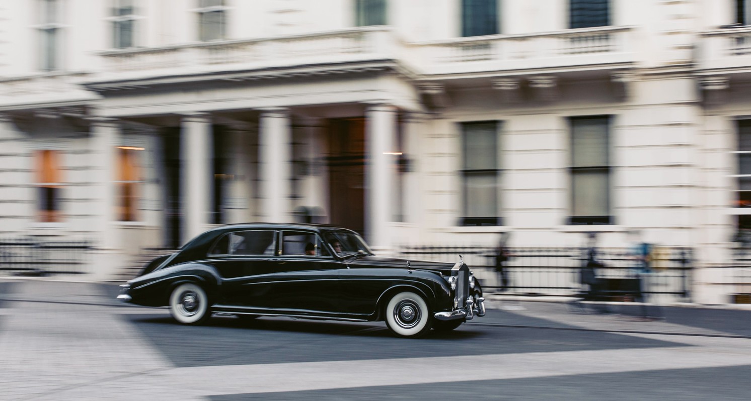 O Rolls-Royce Silver Cloud, desfilando por Londres