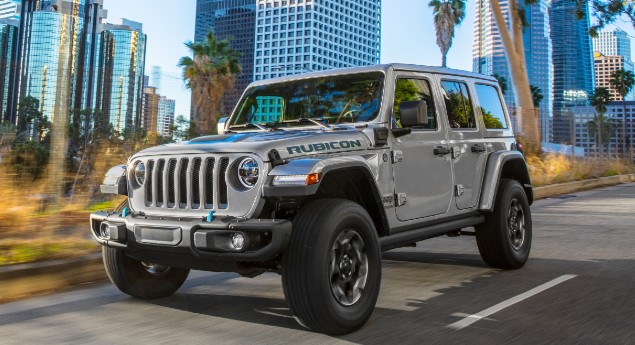 Com dois motores elétricos. Jeep apresenta o Wrangler 4xe