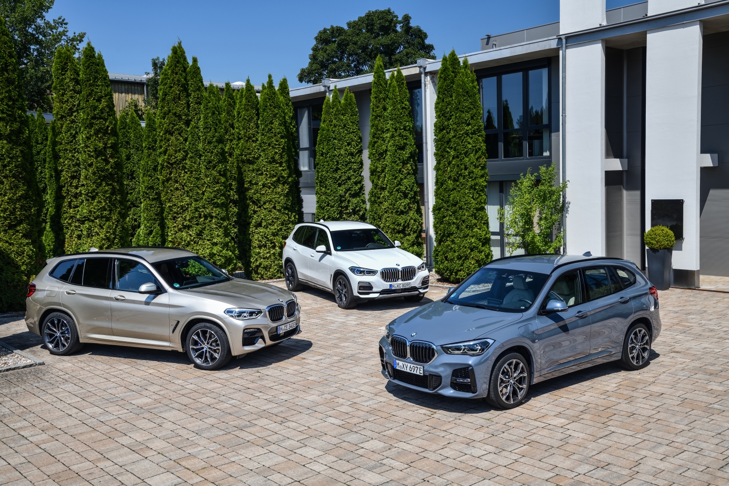 O BMW X5 xDrive45e passa a "reconhecer" as zonas zero emissões nas cidades de Braga, Porto e Lisboa