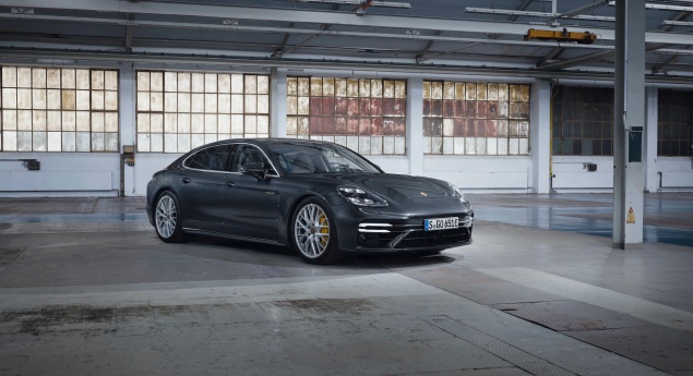 Contrariando os rumores. Porsche já admite uma terceira geração do Panamera