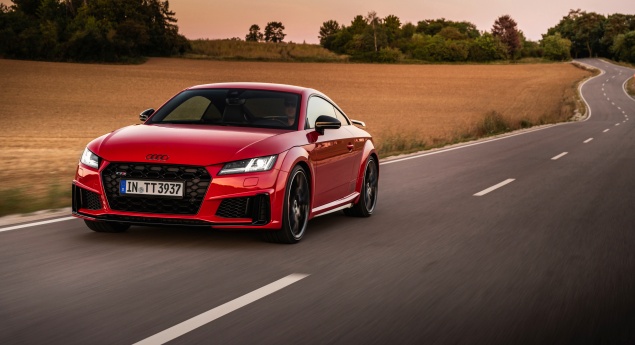 Audi TTS reforça caráter desportivo com linha Competition Plus