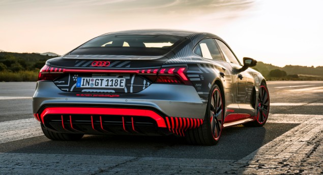 Mais imagens e dados. Audi RS e-tron GT anuncia-se com dois motores e 655 cv