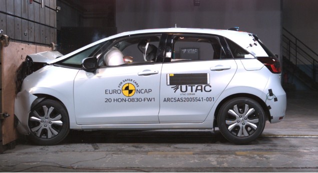 Honda. Novos Jazz e Crosstar e:HEV são cinco estrelas para o Euro NCAP