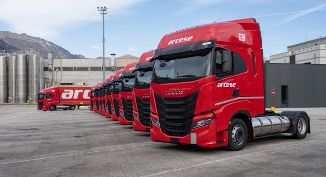 Grupo Arcese integra 20 Iveco S-Way NP 460 GNL na sua frota