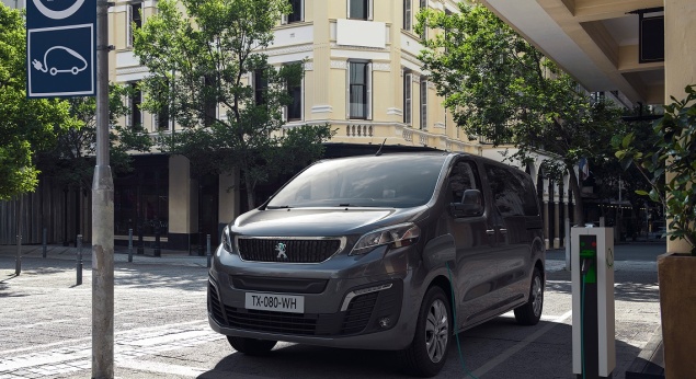 Peugeot e-Traveller lançado em Portugal. Preços já conhecidos.