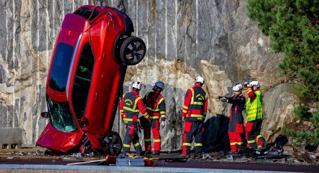 Volvo Cars. Novo teste de impacto inclui queda de 30 metros