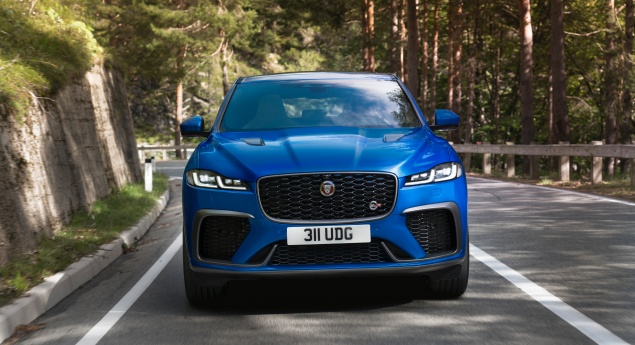 Renovado Jaguar F-Pace SVR está mais rápido e luxuoso