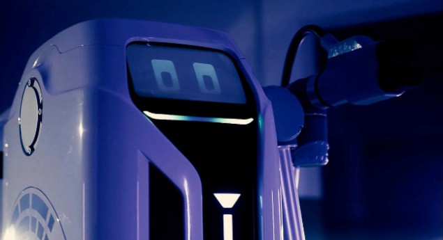 Precisa de carregar as baterias? É chamar o robô da Volkswagen!