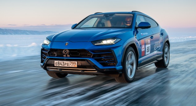 Sobre o gelo. Lamborghini Urus fixa novo recorde no quilómetro de arranque