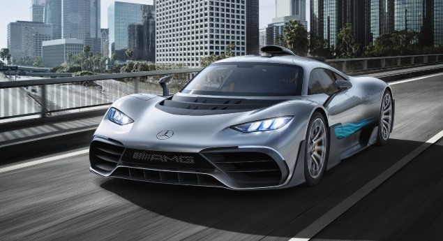 Em final de desenvolvimento. Mercedes-AMG ONE estreia-se entre os comuns