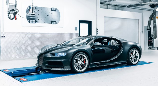 Com mais de 74 mil km feitos. Bugatti 'Four Five' à beira da reforma