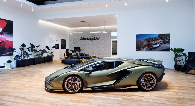 Sem falta de clientes. Lamborghini estreia showroom de acesso só por convite