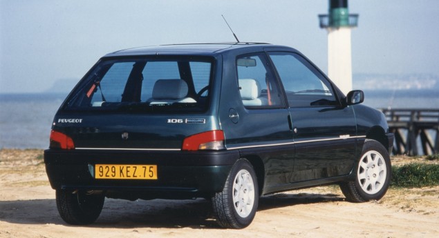 Lembra-se do pequeno Rallye? Peugeot 106 prestes a comemorar 30 anos