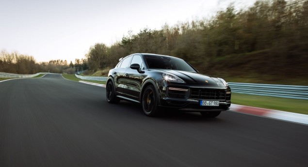 Começa bem! Porsche Cayenne acaba de bater o recorde do Nordschleife