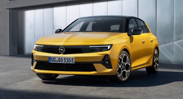 À venda no Outono com PHEV. Novo Opel Astra mostra-se em pleno