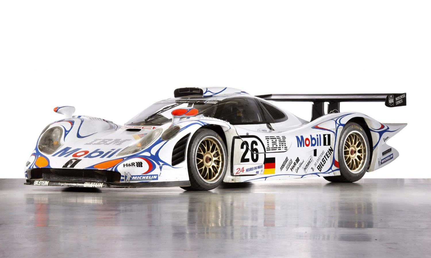 A primeira interpretação do Porsche 911 GT1, destinado às 24 Horas de Le Mans de 1996 