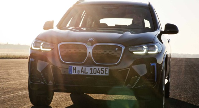 Dois anos após a estreia. BMW iX3 ganha renovação estética e de equipamento