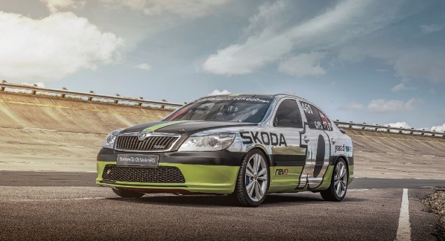 O Skoda mais veloz de sempre. Octavia vRS recordista em Bonneville foi restaurado