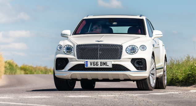 Com 40 km de autonomia. Bentayga Hybrid já disponível na Bentley Lisboa