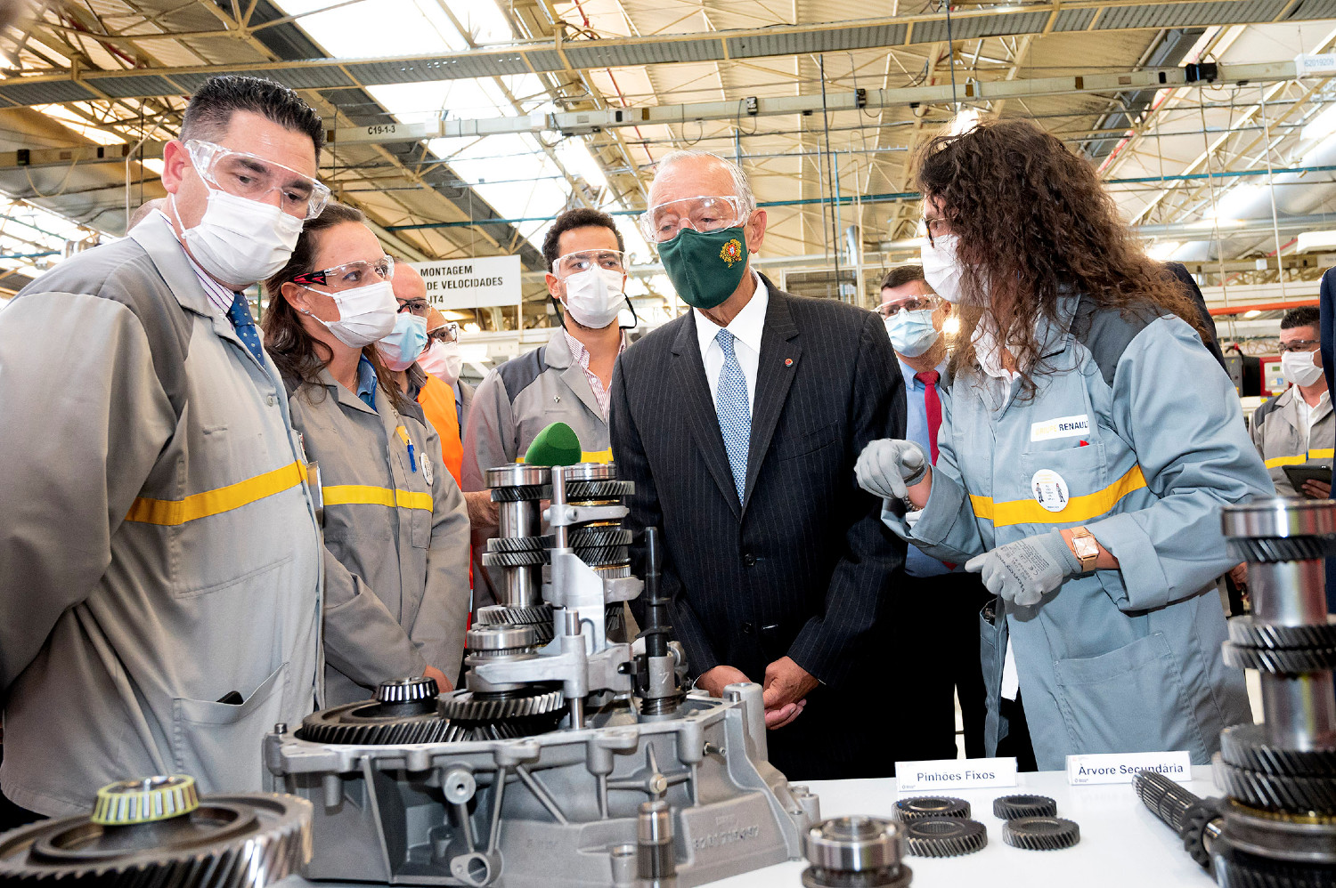 Marcelo Rebelo de Sousa assistiu à montagem de uma caixa de velocidades