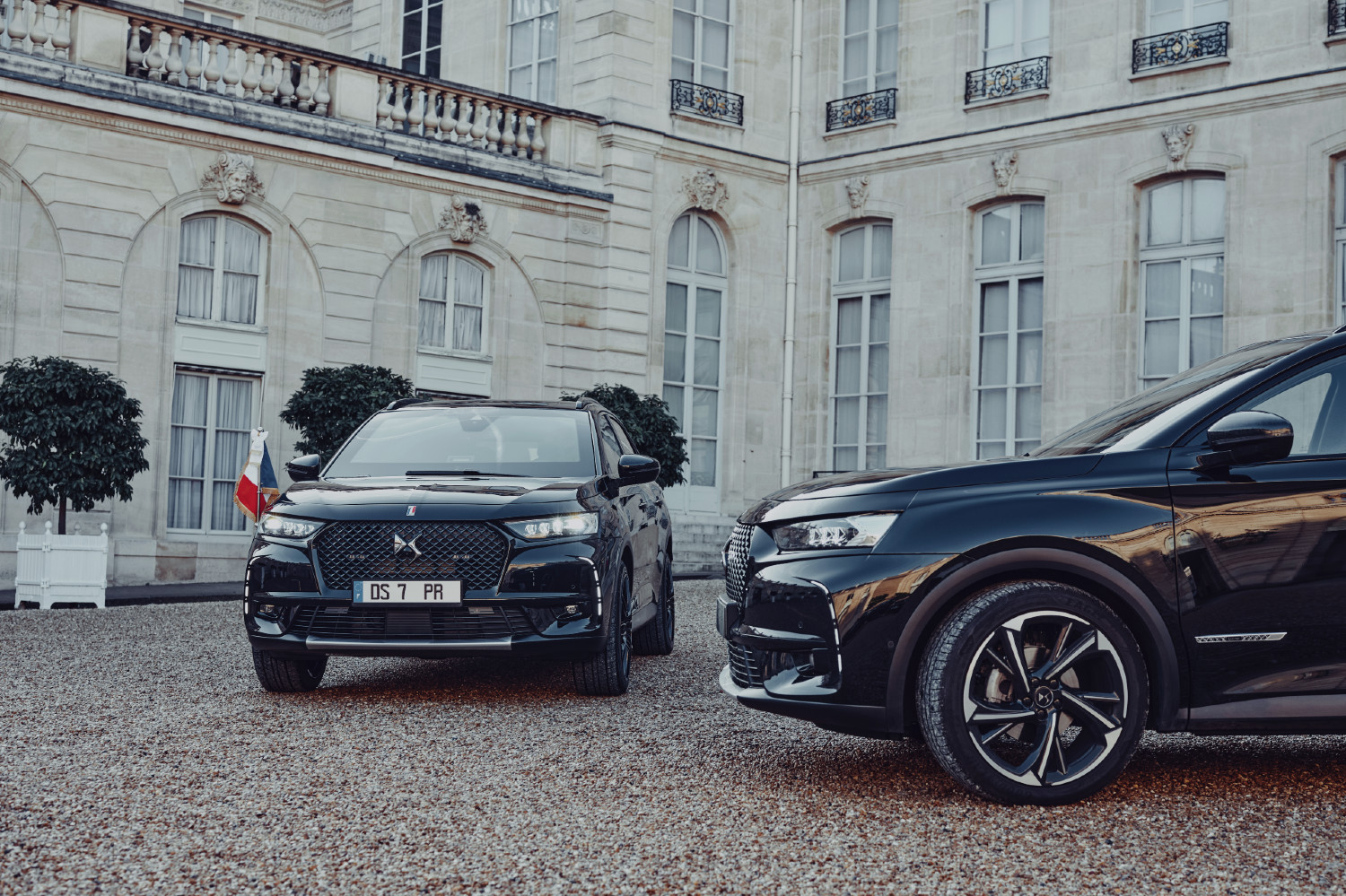 Depois do DS 7 Crossback Présidentiel, esta é a nova "limousine" da Presidência de França