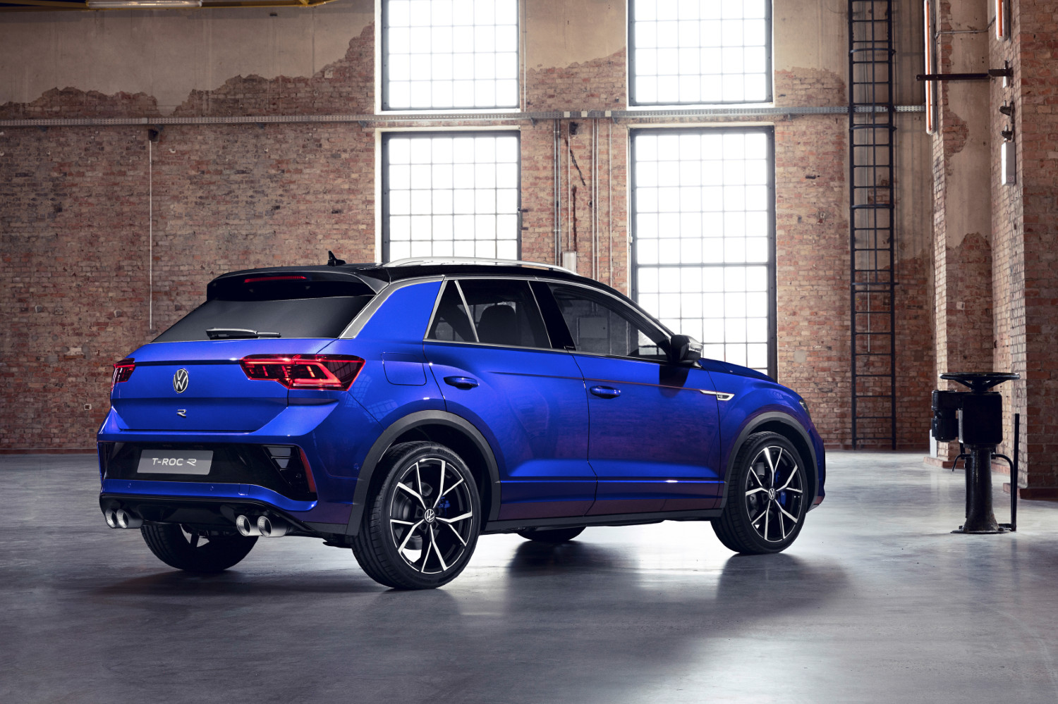 O Volkswagen T-Roc R também não escapou à renovação 