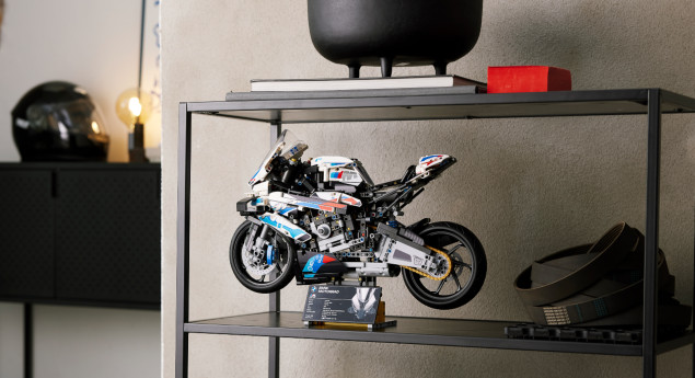 Para depois do Natal. LEGO homenageia BMW M 1000 R à escala 1:15