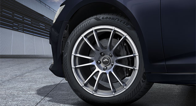 Goodyear revela EAGLE F1 ASYMMETRIC 6