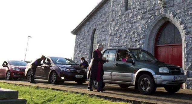 Igreja irlandesa abre um 'drive-thru'