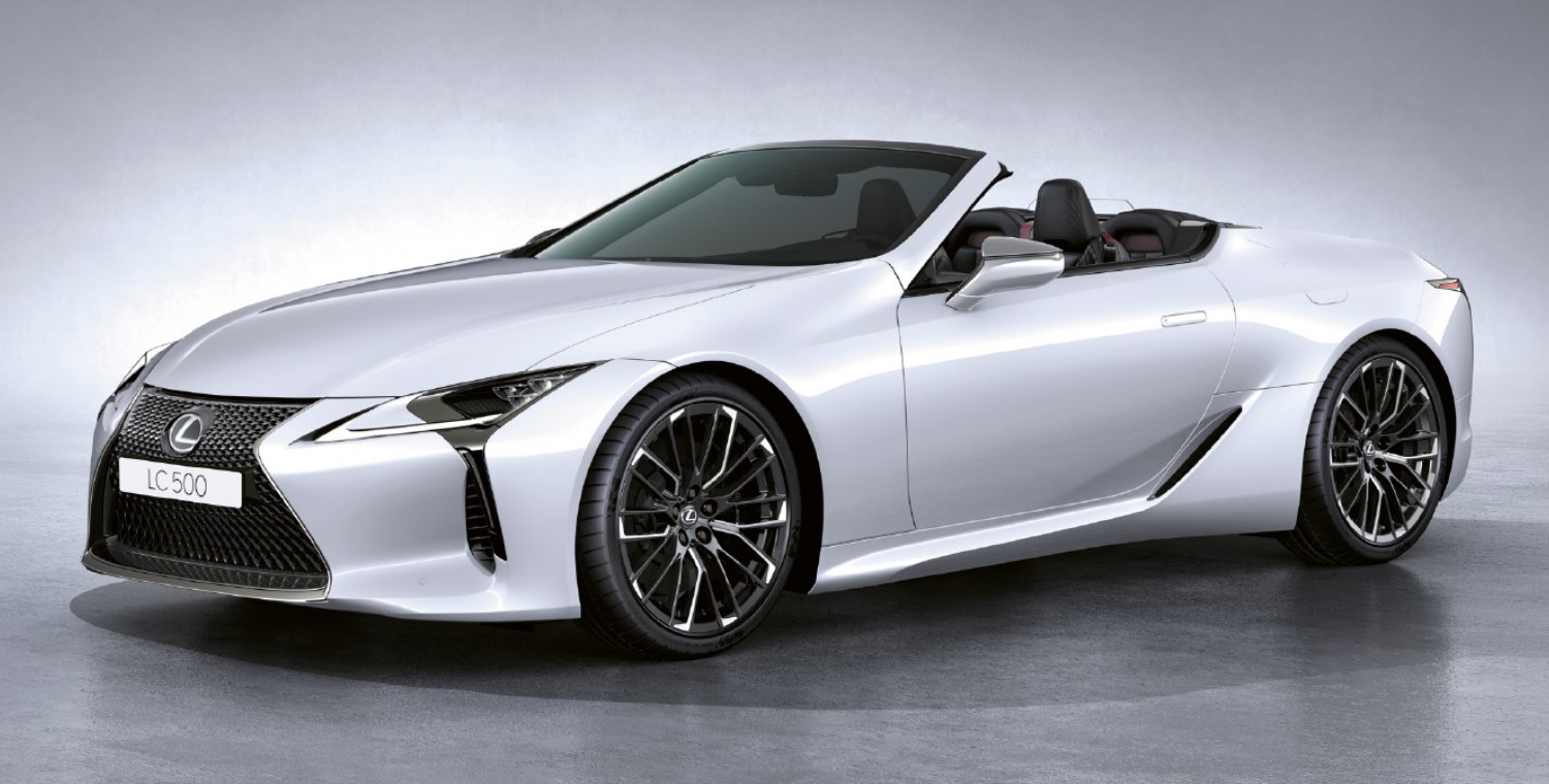 O Lexus LC Cabrio 'Hokkaido Edition' na cor 'F White'