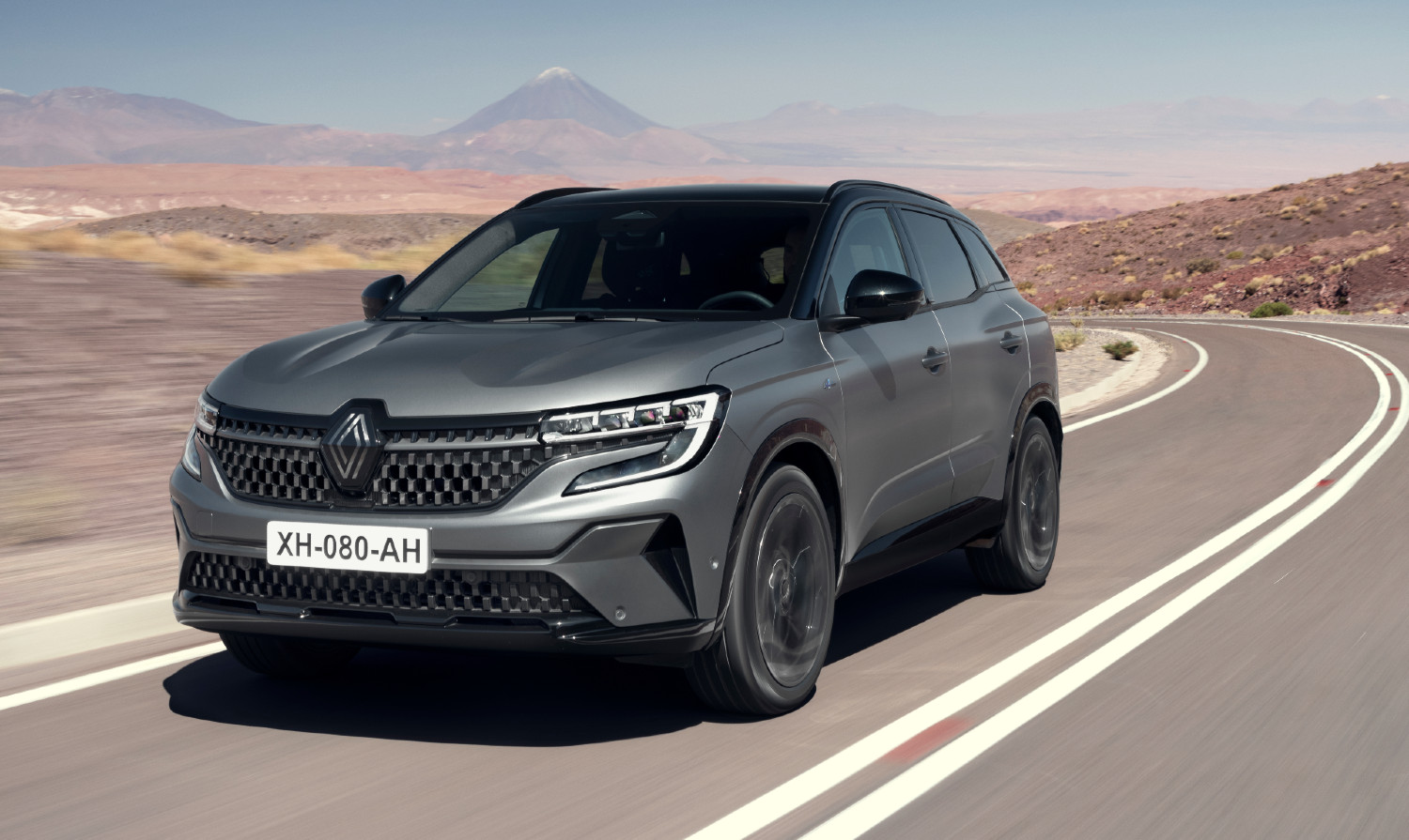 O novo SUV da Renault, o Austral, será disponibilizado com duas versões de chassis e quatro motorizações... eletrificadas 