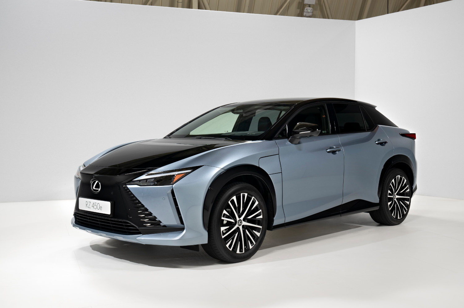 Apresentado num evento em que a TURBO marcou presença, o Lexus RZ 450e deverá começar a chegar a Portugal em 2023