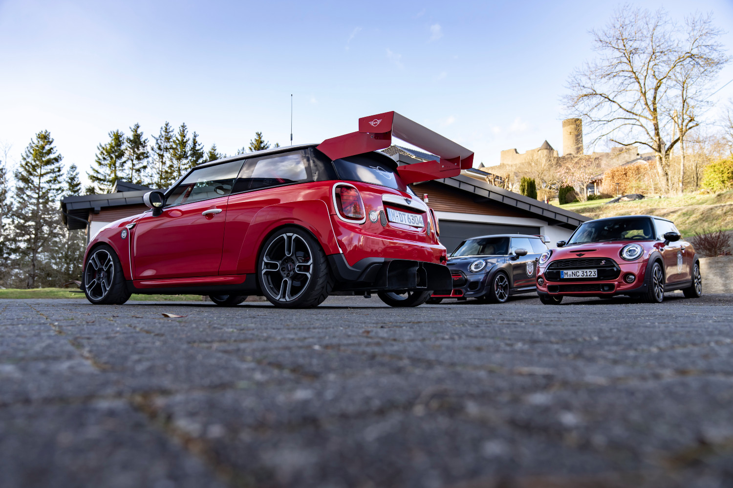 Oficialmente apresentado, o Mini JCW vai agora continuar os testes, tanto em Nürburgring, como no centro de testes do BMW Group, em Miramas, França