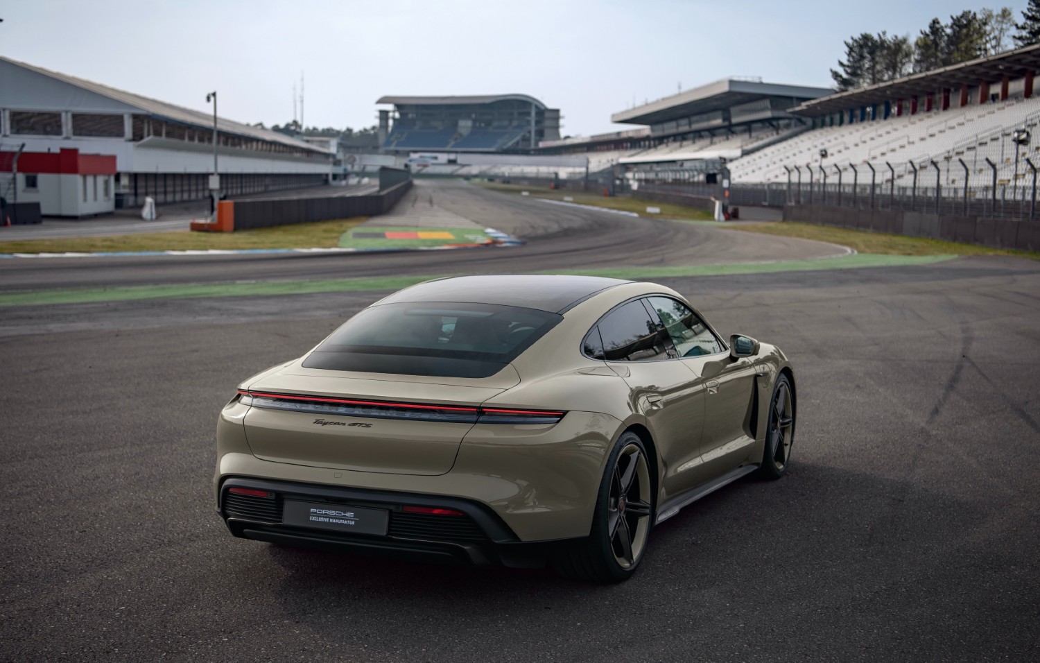 O Porsche Taycan GTS Hockenheimring Edition, no circuito que homenageia