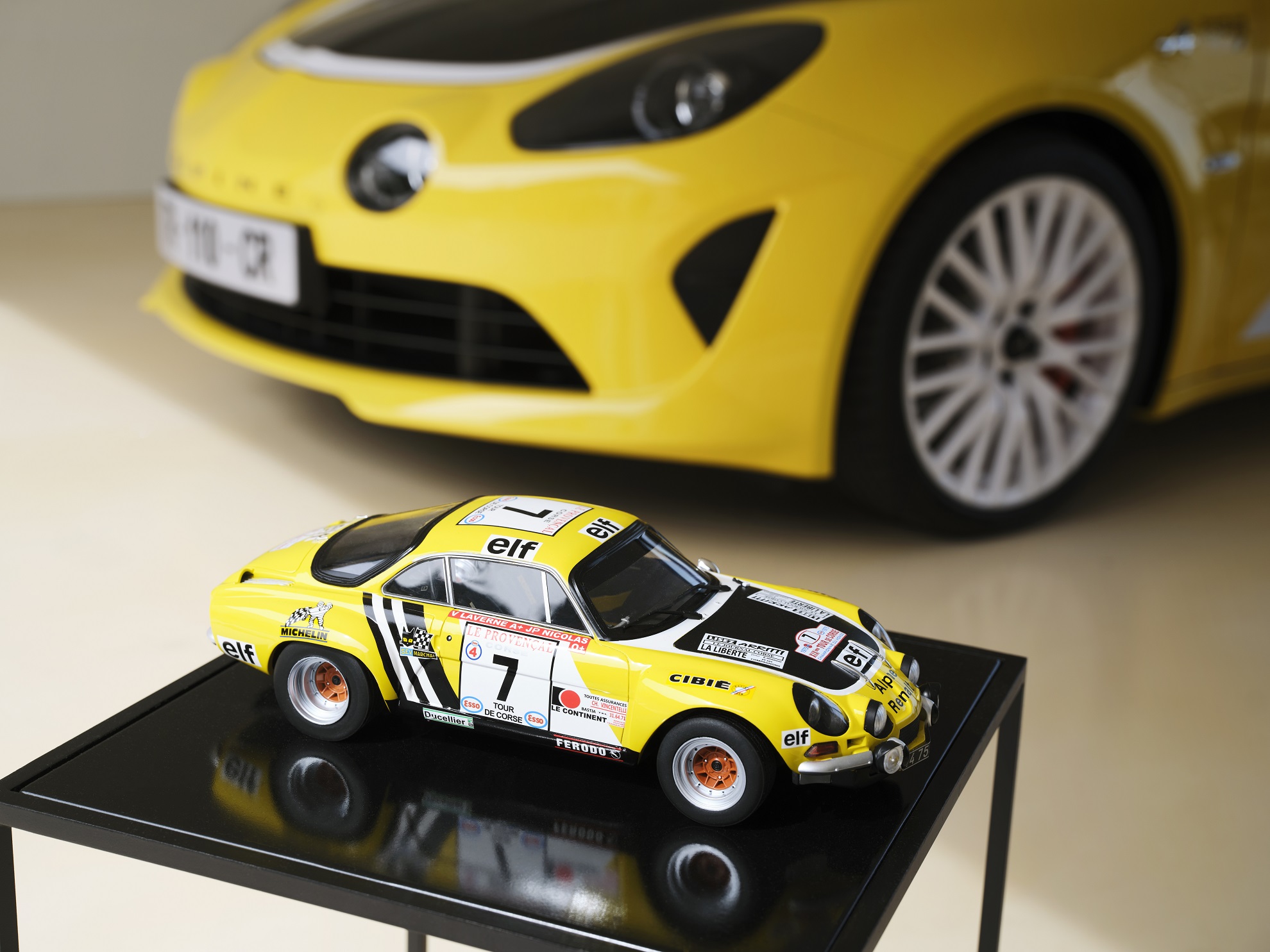 Aqui em maquete, a famosa Berlinette acabou sendo uma excelente inspiração para a mais recente edição limitada do Alpine A110