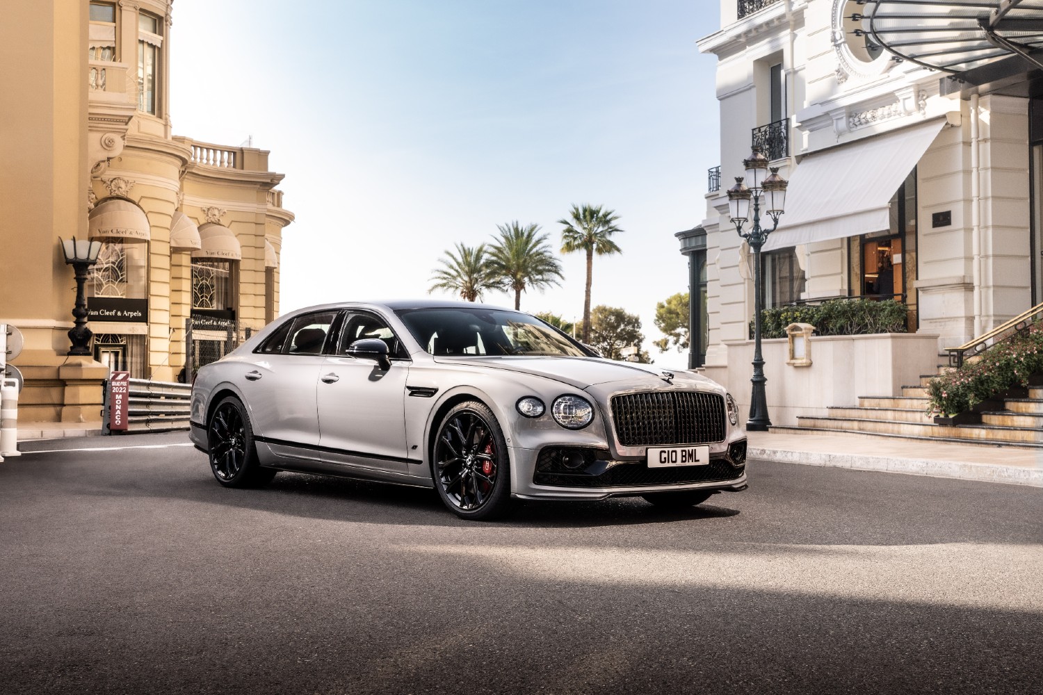 O Bentley Flying Spur aposta, a exemplo da restante gama 'S', num look mais desportivo