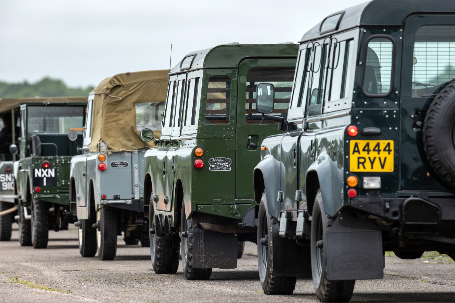 Os diferentes Defender começam já a perfilar-se para o dia das comemorações do Jubileu de Platina da Rainha Elizabeth II