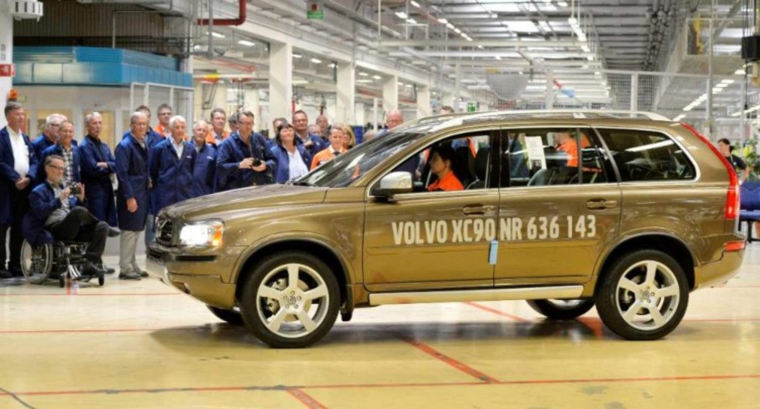 O último XC90 da primeira geração a sair da linha de montagem seguiu directo para o Museu da Volvo