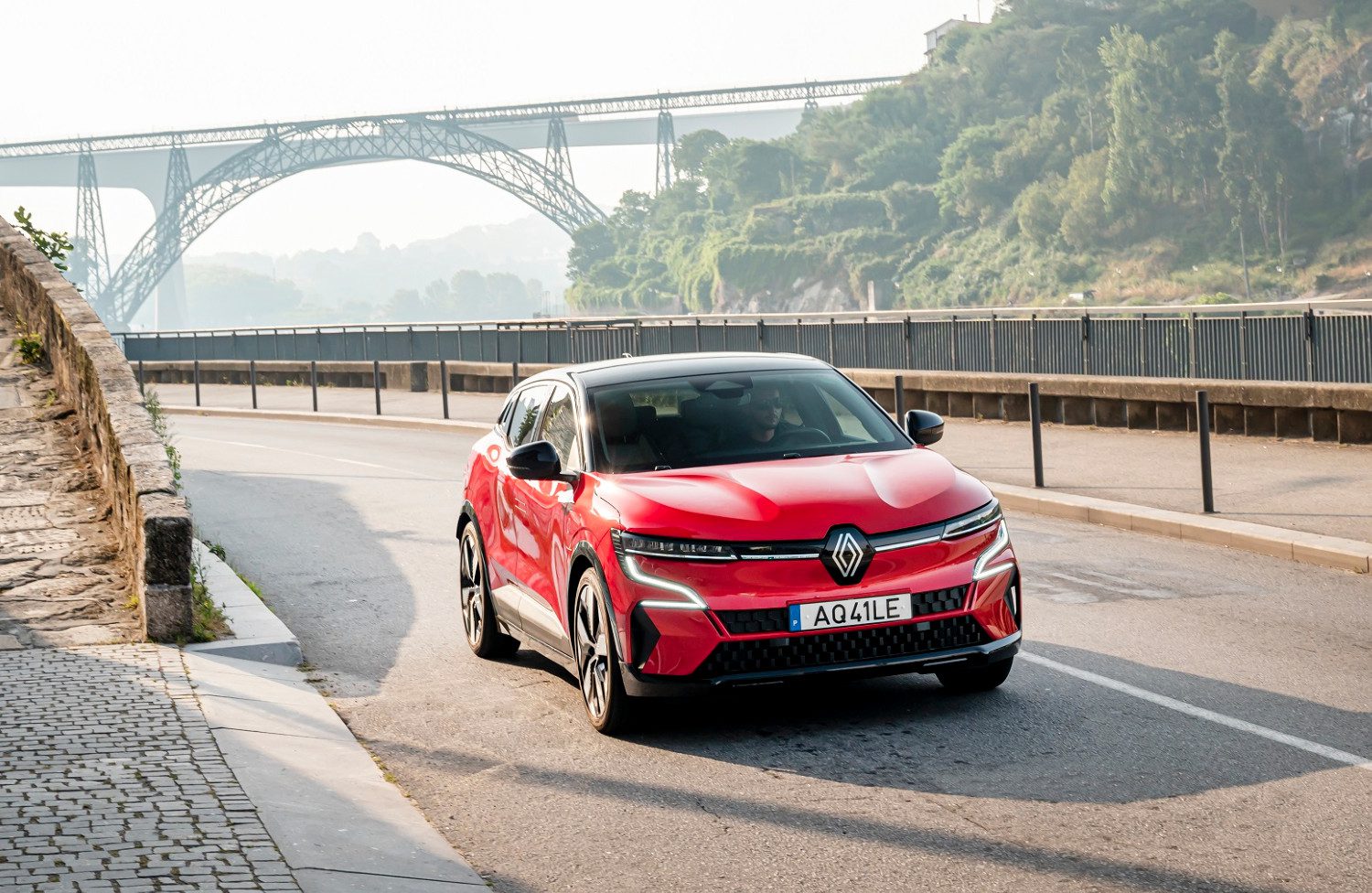 O Renault Mégane E-Tech é proposto com dois níveis de potência e dois tipos de bateria