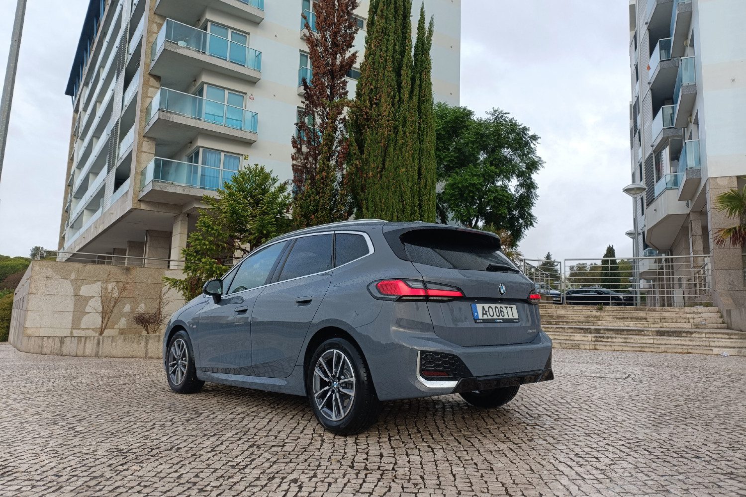 Esteticamente atraente, ao novo BMW Active Tourer não faltam pormenores que cativam. E, ainda mais, quando "apurado" com o pacote de estilo 'M' 