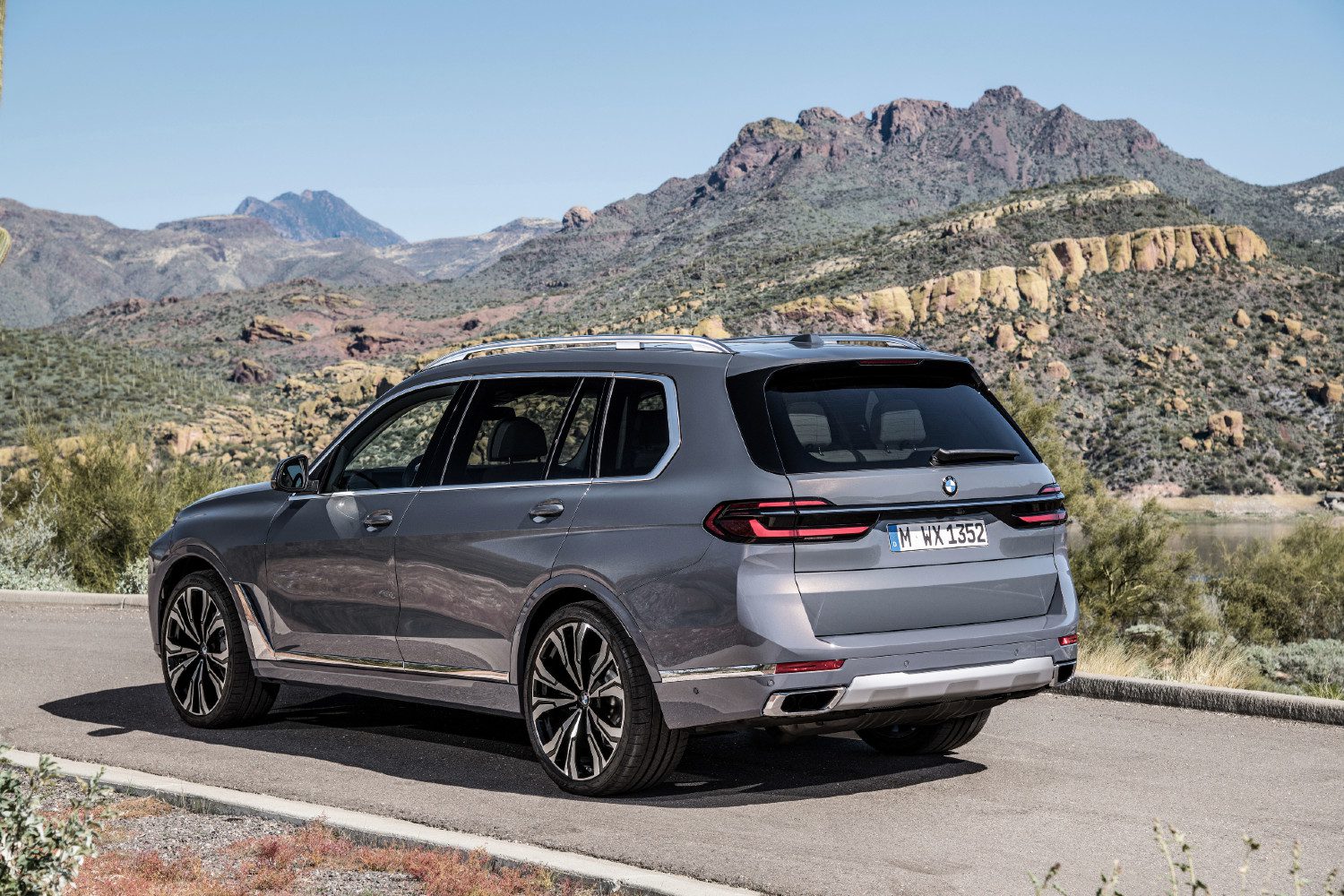 O BMW X7 recebeu várias novidades que o tornaram ainda mais luxuoso